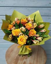 Букет цветов из:  Альстромерии и Розы в Малышева