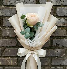 Букет цветов из:  Розы в Малышева