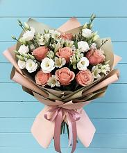 Букет цветов из:  Розы, Альстромерии и Лизиантусы в Малышева