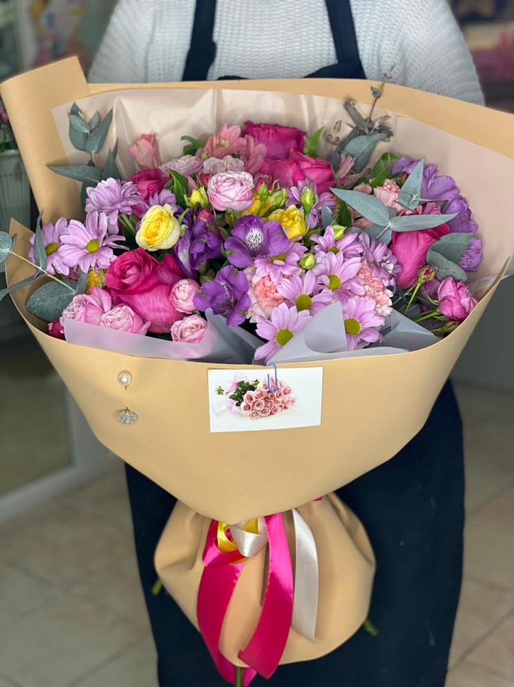 Букет цветов из: Хризантемы, Гвоздики и Альстромерии в Малышева