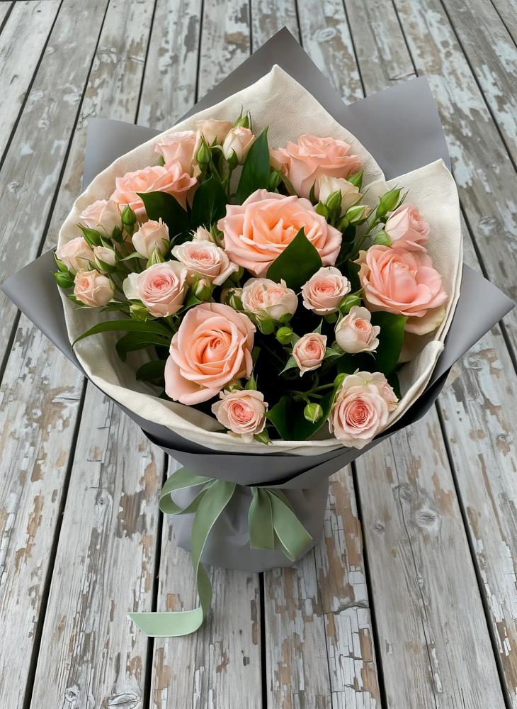 Букет цветов из: Розы в Малышева