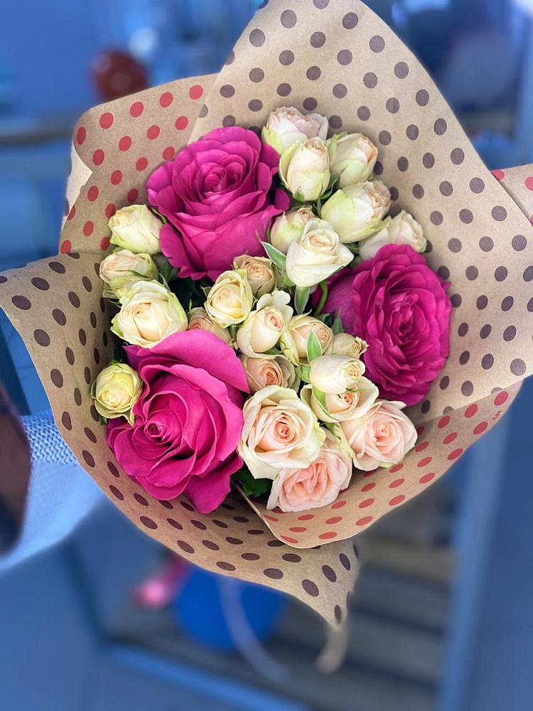 Букет цветов из: Розы в Малышева