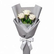 Букет 3 белые розы в Малышева