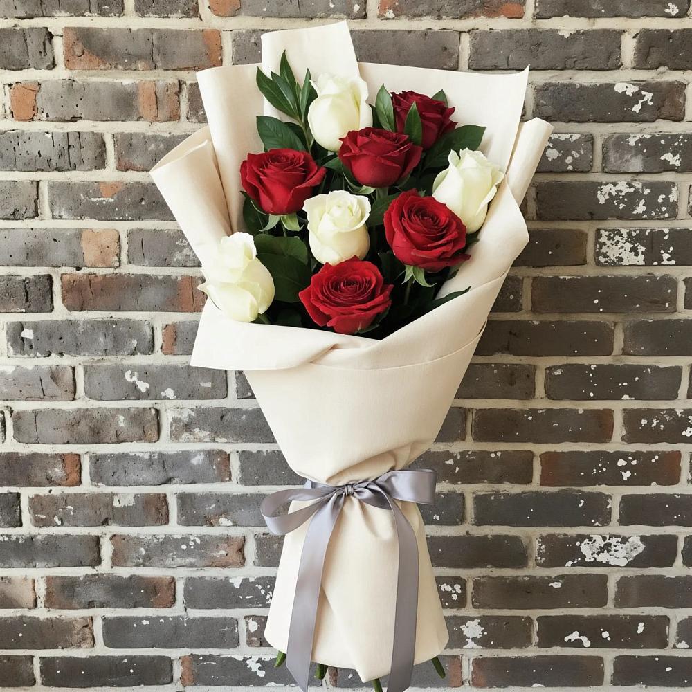 Букет цветов из: Розы в Малышева