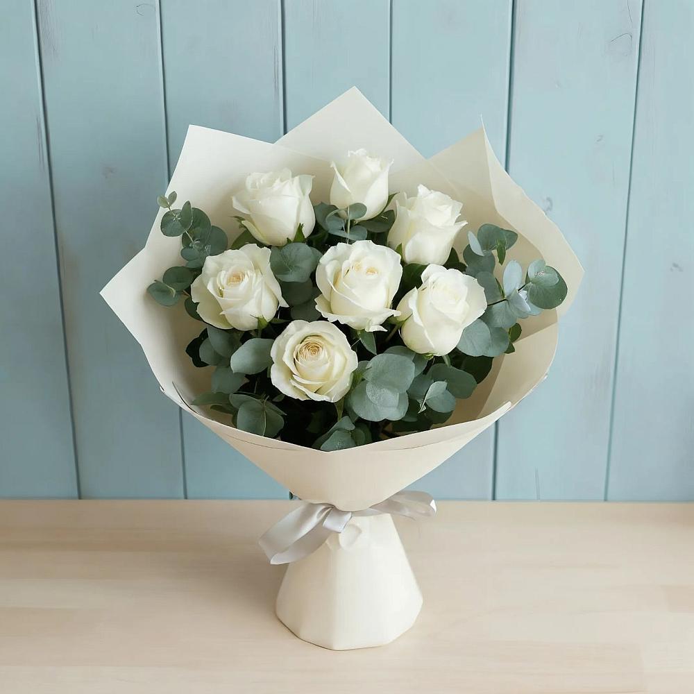Букет Белые розы в Эвкалипте в Малышева