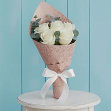 Букет цветов из:  Розы в Малышева