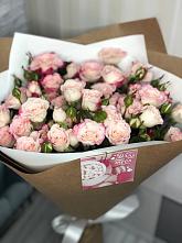 Букет цветов из:  Розы в Малышева