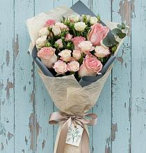 Букет цветов из:  Розы в Малышева