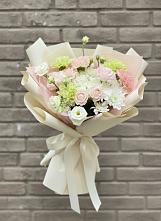 Букет цветов из:  Гвоздики, Розы, Лизиантусы и Хризантемы в Малышева