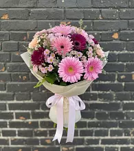 Букет цветов из:  Герберы и Хризантемы в Малышева