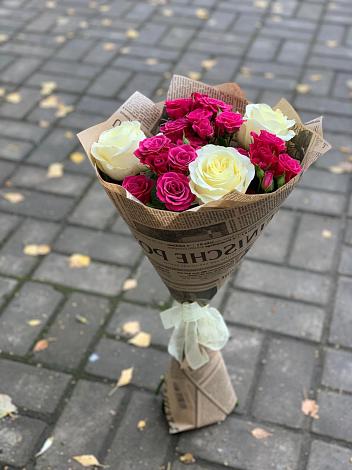 Букет цветов из: Розы в Малышева