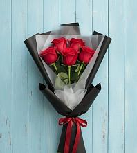 Букет цветов из:  Розы в Малышева
