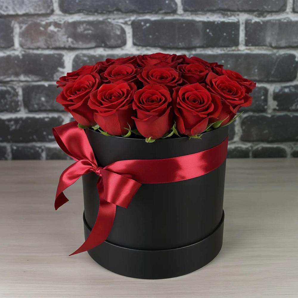 Цветочная композиция из Розы в шляпной коробке в Малышева