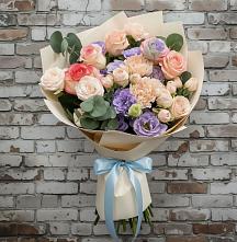 Букет цветов из:  Розы, Лизиантусы и Гвоздики #REPLACE_PRED# Малышева