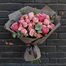 Букет цветов из:  Розы в Малышева