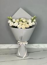 Букет цветов из:  Розы и Лизиантусы в Малышева