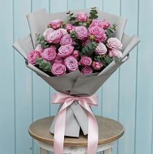 Букет цветов из:  Розы в Малышева